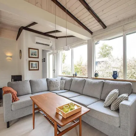 Two-bedroom Holiday In Juelsminde *