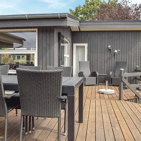 Two-bedroom Holiday In Juelsminde *