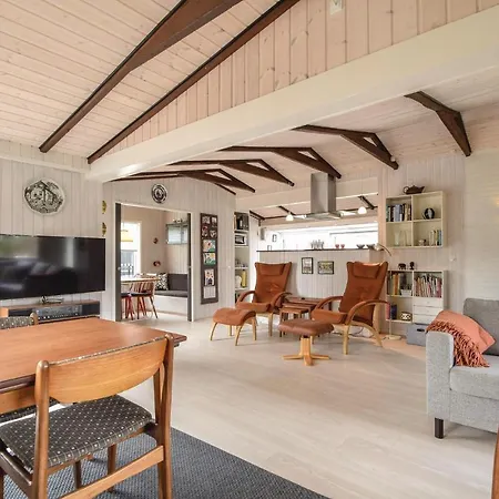 Two-bedroom Holiday In Juelsminde *